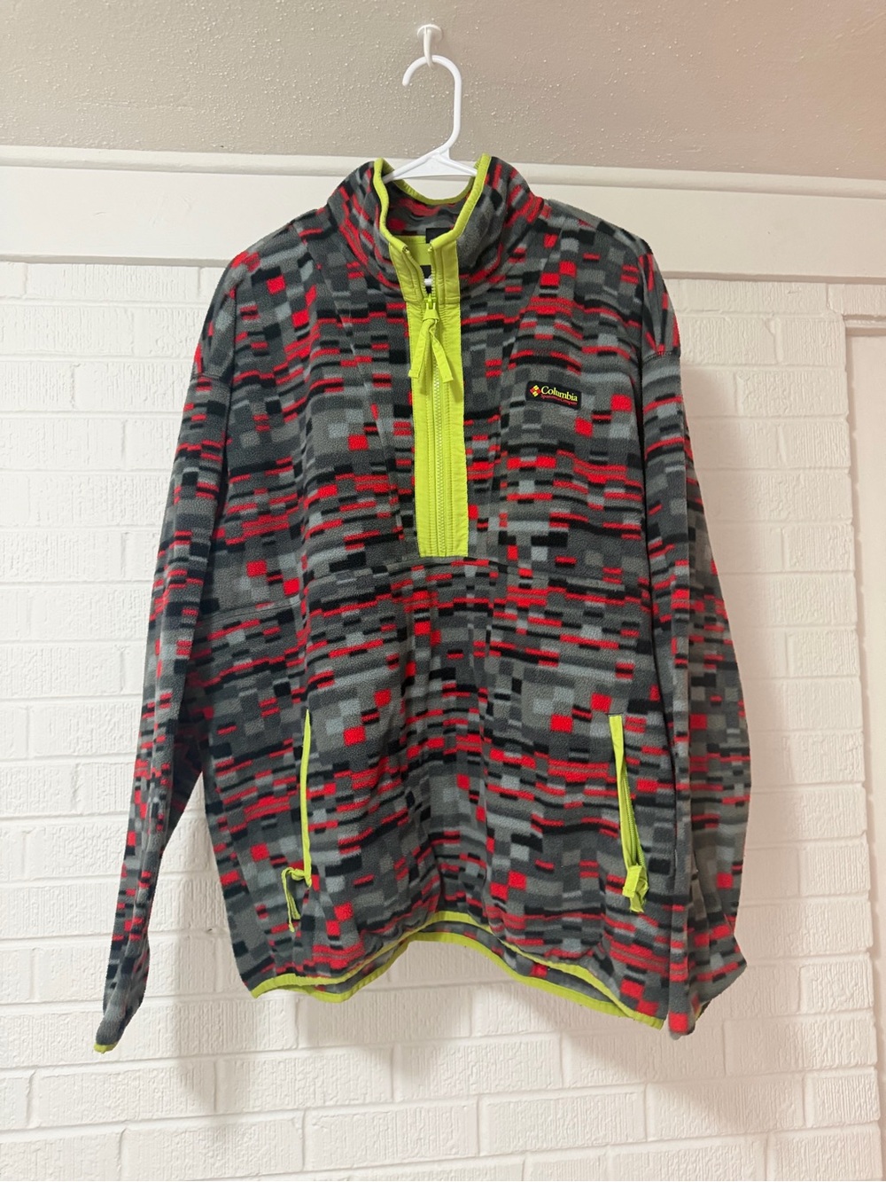 Columbia mens Grey & Red Pixel Fleece with Lime Trim
